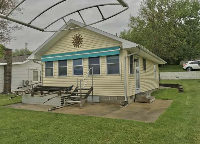 Property at 10111 Lucas Rd, Three Rivers, MI 49093, 2 beds, 1 bath