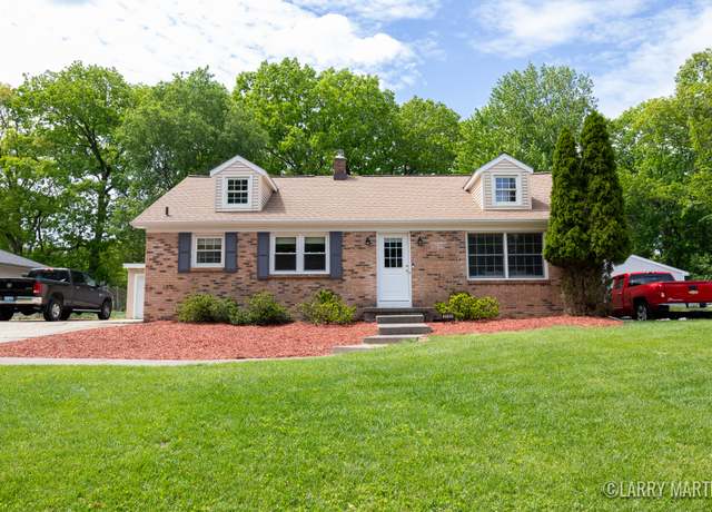Property at 2153 Greenview Ct SW, Wyoming, MI 49519, 3 beds, 2 baths