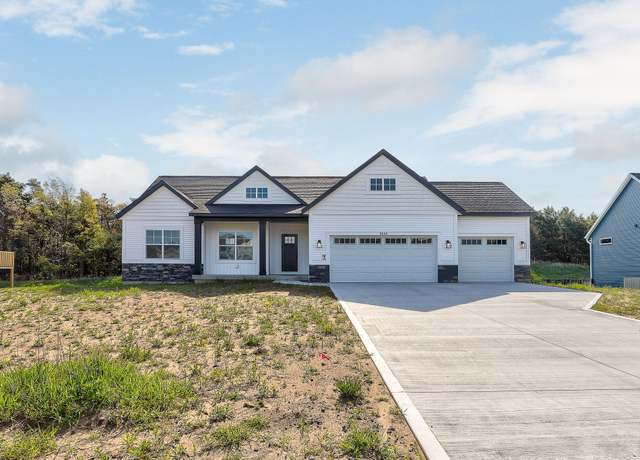 Property at 9530 Shoreway Dr, West Olive, MI 49460, 4 beds, 3 baths