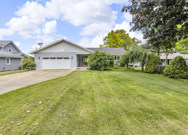 Property at 4210 Dawn Drive Dr, Hillsdale, MI 49242, 5 beds, 2.5 baths