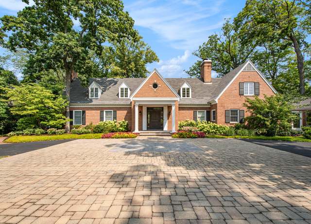 Property at 2929 Bonnell Ave SE, East Grand Rapids, MI 49506, 4 beds, 5.5 baths