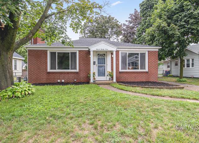 Property at 1139 Arlington St NE, Grand Rapids, MI 49505, 3 beds, 2 baths