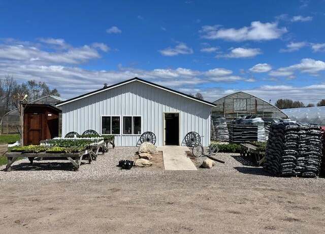 Property at 5417 Archer Rd, Brethren, MI 49619, 12 beds, 1 bath