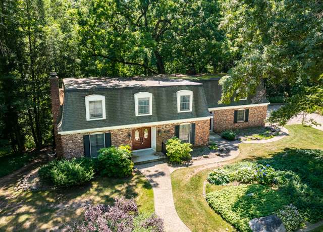 Property at 6209 Litchfield Ln, Kalamazoo, MI 49009, 4 beds, 3.5 baths