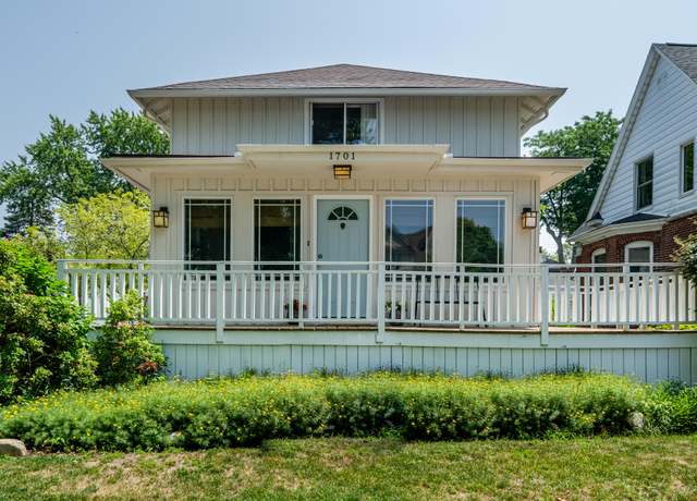 Property at 1701 Forres Ave, St. Joseph, MI 49085, 3 beds, 2 baths