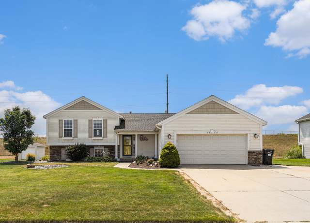 Property at 1688 Rahn Dr NE, Grand Rapids, MI 49525, 4 beds, 2 baths