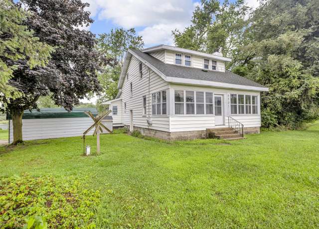 Property at 2901 E South St, Jackson, MI 49201, 3 beds, 2 baths