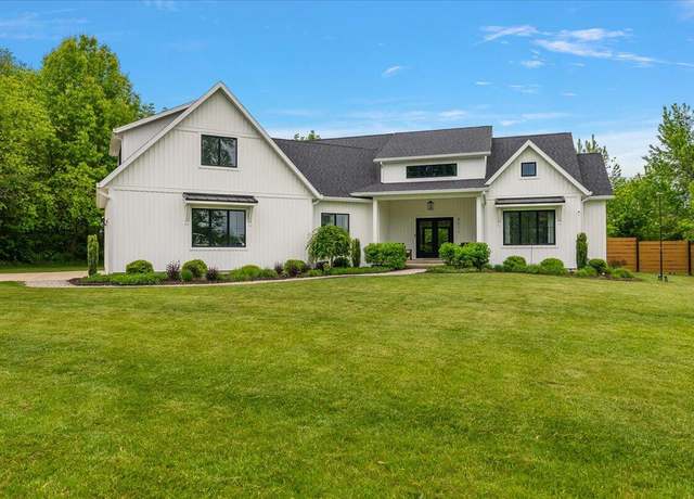 Property at 8011 Date Rd, Stevensville, MI 49127, 5 beds, 2.5 baths