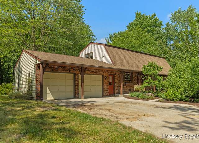 Property at 10201 Fillmore St, Zeeland, MI 49464, 3 beds, 3 baths