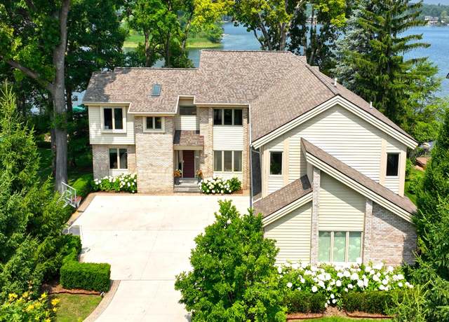 Property at 2380 Galaxy Way, Lake Orion, MI 48360, 5 beds, 4.5 baths