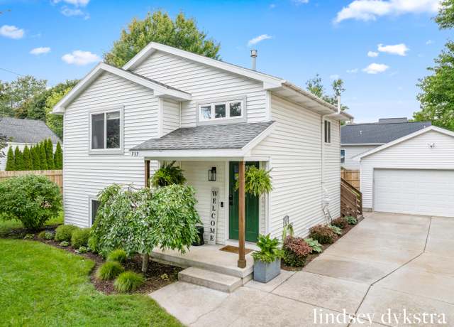 Property at 737 Logan St SE, Grand Rapids, MI 49503, 2 beds, 1.5 baths