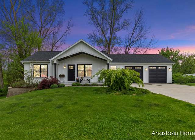Property at 764 Marway NW, Comstock Park, MI 49321, 3 beds, 2.5 baths