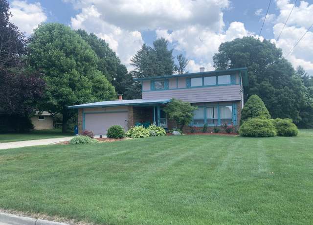Property at 130 Southwoods Ave, Fremont, MI 49412, 3 beds, 3 baths