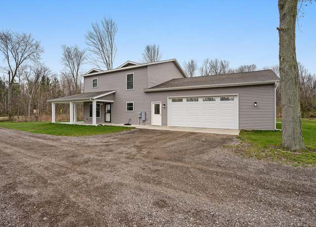 Property at 6724 122nd Ave, Fennville, MI 49408, 4 beds, 2.5 baths