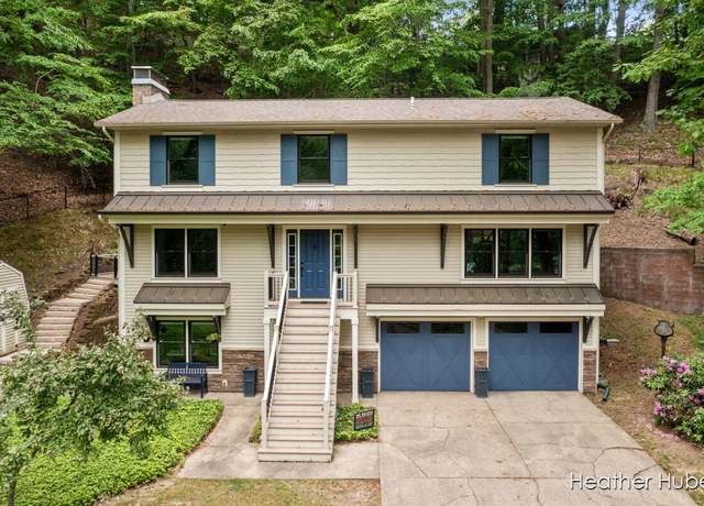 Property at 401 Stickney Ridge Rd, Grand Haven, MI 49417, 5 beds, 3.5 baths