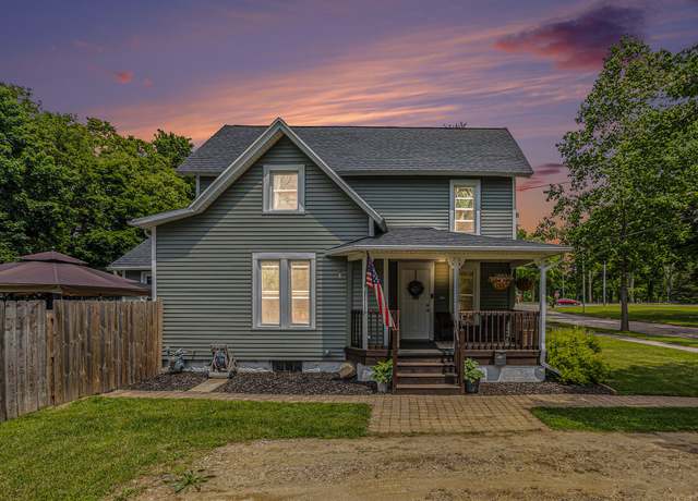 Property at 424 Fourth Ave, Three Rivers, MI 49093, 3 beds, 1 bath
