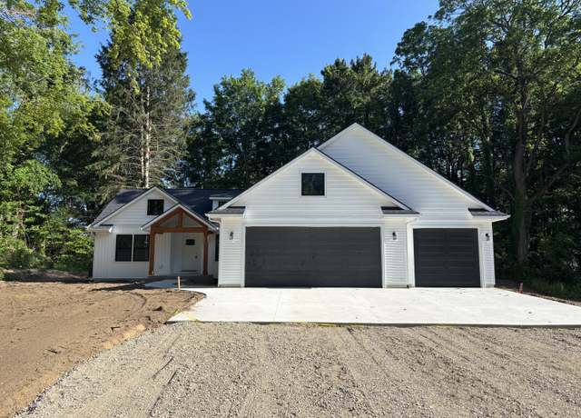 Property at 5804 Hunter's Ridge Rdg, Fennville, MI 49408, 5 beds, 3 baths