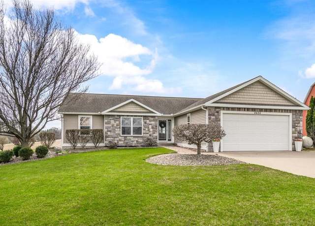 Property at 4630 100th St SE, Caledonia, MI 49316, 5 beds, 3.5 baths