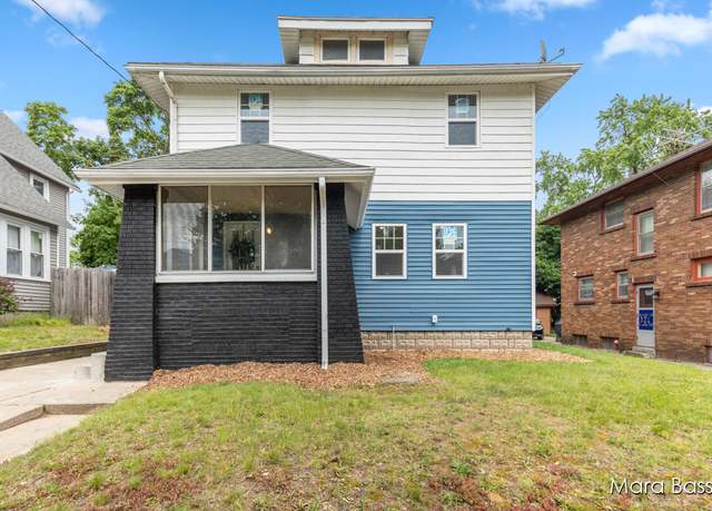 Property at 1136 Neland Ave SE, Grand Rapids, MI 49507, 3 beds, 1.5 baths