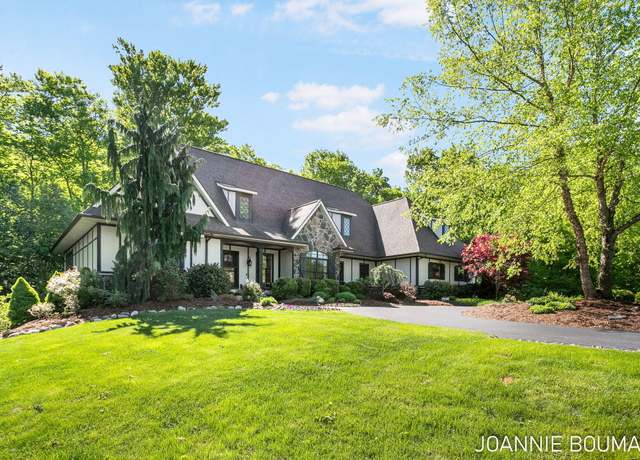 Property at 15611 River Woods Dr, West Olive, MI 49460, 5 beds, 4.5 baths