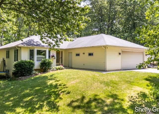 Property at 5151 Scotch Mist Dr, Saranac, MI 48881, 4 beds, 3 baths