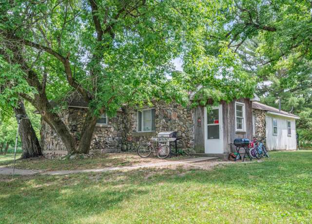 Property at 18699 16 Mile Rd, Big Rapids, MI 49307, 4 beds, 2 baths