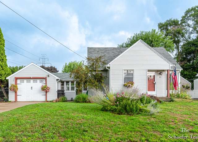 Property at 61 Bellevue St SW, Grand Rapids, MI 49548, 3 beds, 1 bath