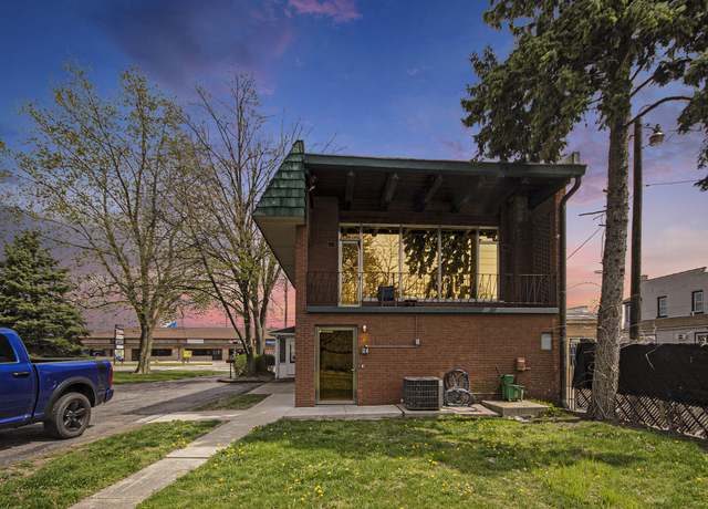 Property at 22421 Huron River Dr, Rockwood, MI 48173, 3 beds, 2.5 baths