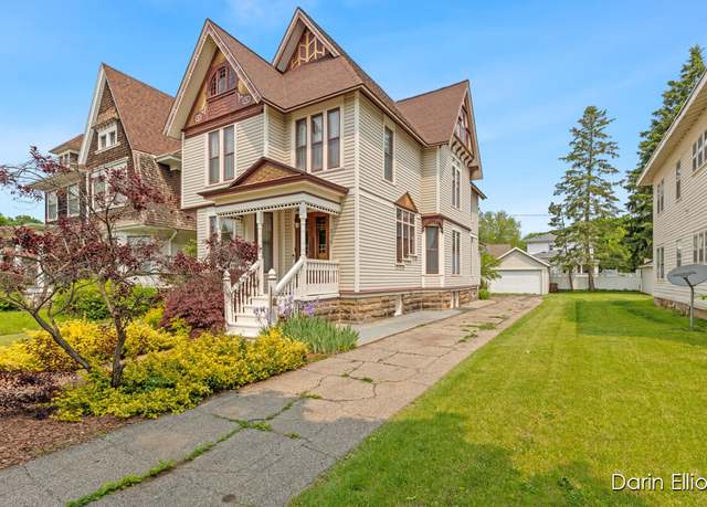 Property at 216 E Main St, Ionia, MI 48846, 5 beds, 2.5 baths