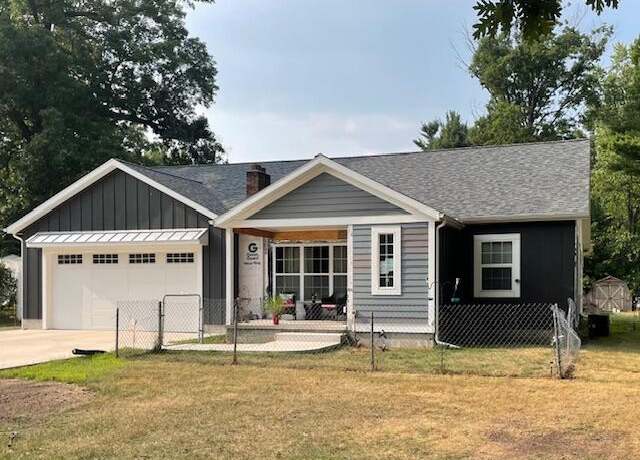 Property at 1234 W Giles Rd, Muskegon, MI 49445, 2 beds, 2.5 baths