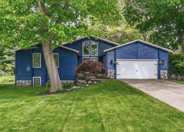 Property at 6767 Knollview Dr, Hudsonville, MI 49426, 3 beds, 3.5 baths