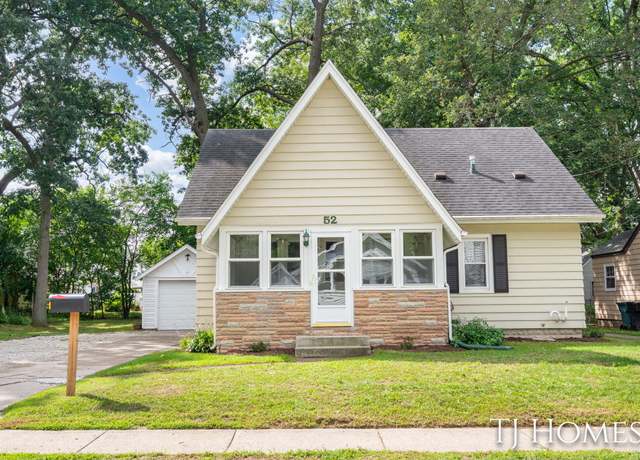Property at 52 Holly St SW, Grand Rapids, MI 49548, 5 beds, 2 baths
