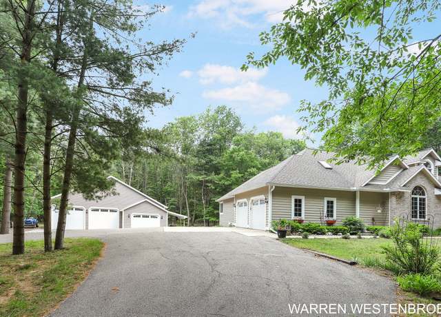 Property at 17462 Pine Bluff Ct, Grand Haven, MI 49417, 5 beds, 3.5 baths