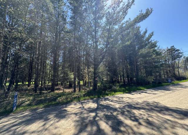 Property at 4 Hancock Rd, Montague, MI 49437