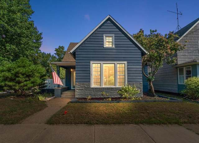 Property at 905 Harrison Ave, St. Joseph, MI 49085, 3 beds, 1.5 baths