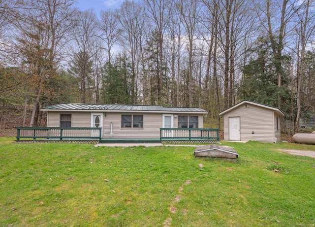 Property at 10184 Bea Blvd, Reed City, MI 49677, 2 beds, 1 bath