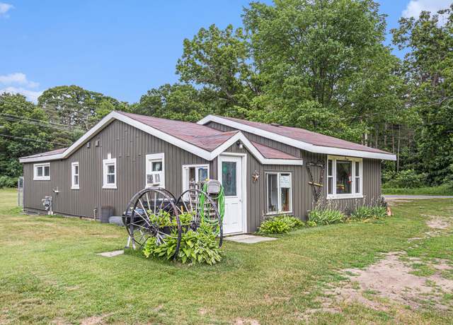 Property at 19030 W Almy Rd, Howard City, MI 49329, 3 beds, 2 baths