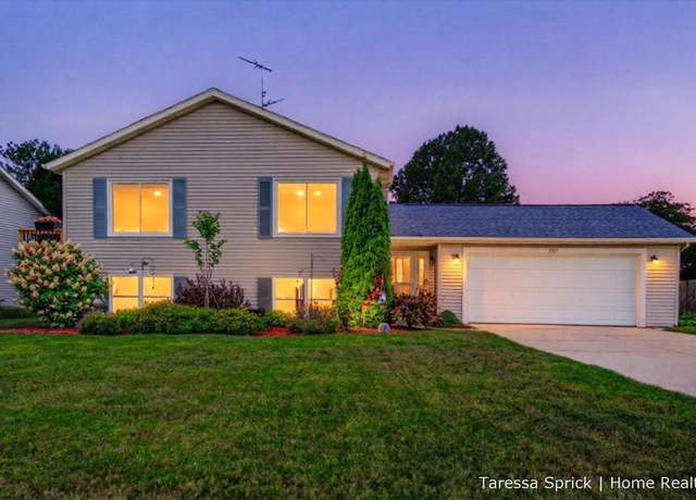 Property at 3335 112th Ave, Holland, MI 49424, 4 beds, 2 baths