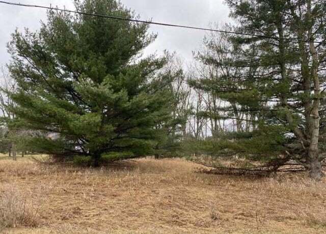 Property at 11527 Pinecrest Ave, Canadian Lakes, MI 49346
