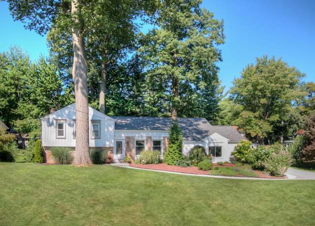 Property at 16130 Harbor Point Dr, Spring Lake, MI 49456, 5 beds, 3 baths