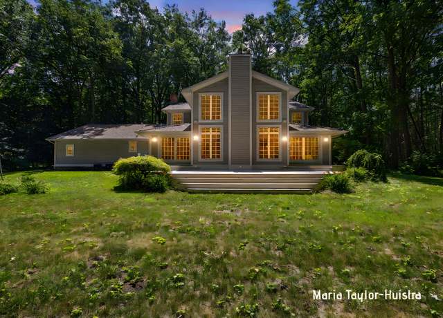 Property at 16945 Aliquot Dr, West Olive, MI 49460, 3 beds, 3 baths
