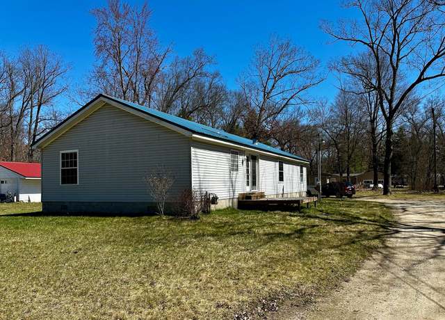 Property at 854 S Mcclelland Ave, White Cloud, MI 49349, 3 beds, 2 baths