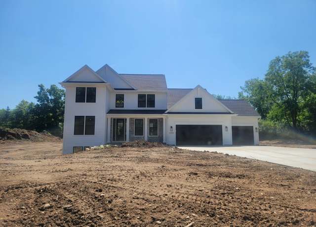 Property at 10438 Country Club Dr, Richland, MI 49083, 5 beds, 4.5 baths