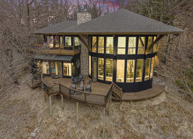 Property at 6993 S Lakeshore Dr, Pentwater, MI 49449, 3 beds, 2.5 baths