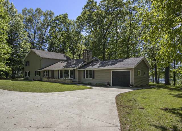 Property at 15842 Portage Rd, Vicksburg, MI 49097, 4 beds, 2.5 baths