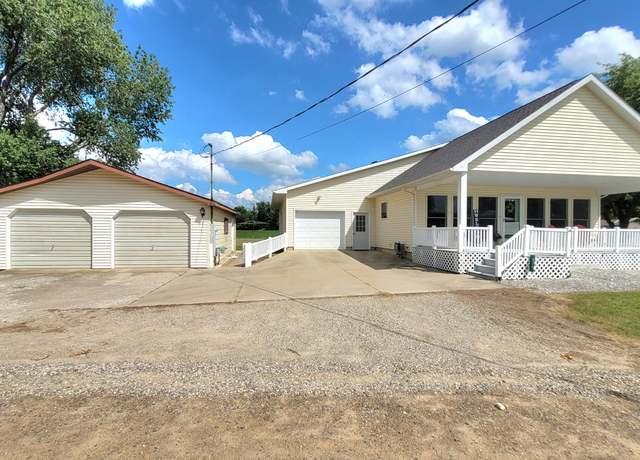 Property at 879 S Werner's Landing Dr, Bronson, MI 49028, 3 beds, 2.5 baths