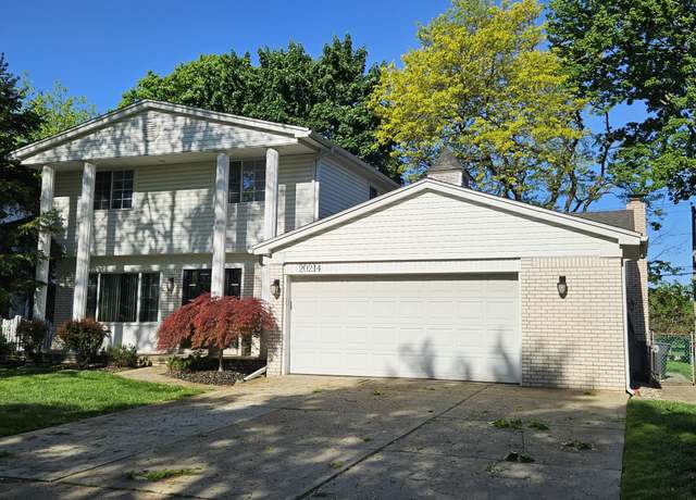 Property at 20214 Coachwood Rd, Riverview, MI 48193, 4 beds, 2.5 baths