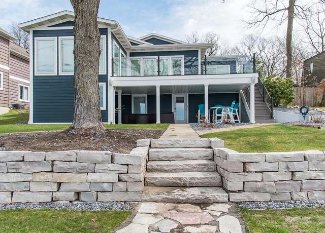 Property at 940 E Eagle Lake Dr, Kalamazoo, MI 49009, 3 beds, 2.5 baths