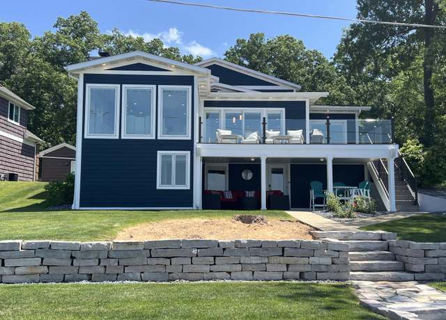Property at 940 E Eagle Lake Dr, Kalamazoo, MI 49009, 3 beds, 2.5 baths