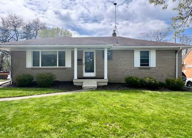 Property at 2017 Diamond Ave NE, Grand Rapids, MI 49505, 3 beds, 1.5 baths